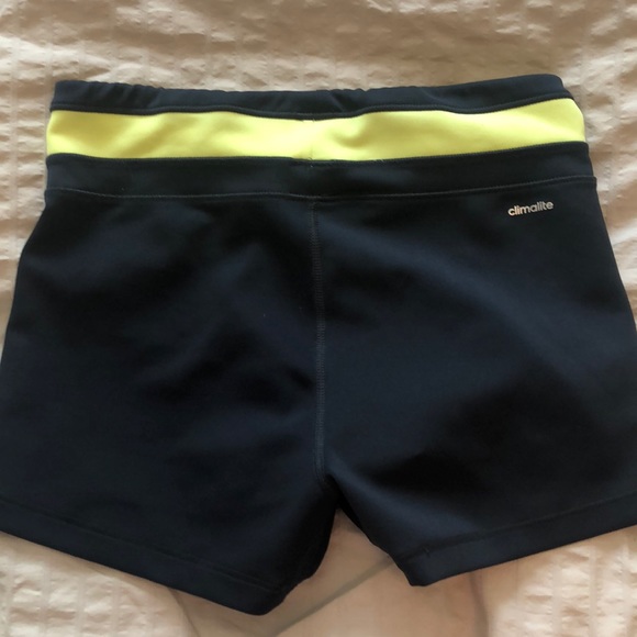 Women’s adidas size small spandex short - Picture 2 of 2